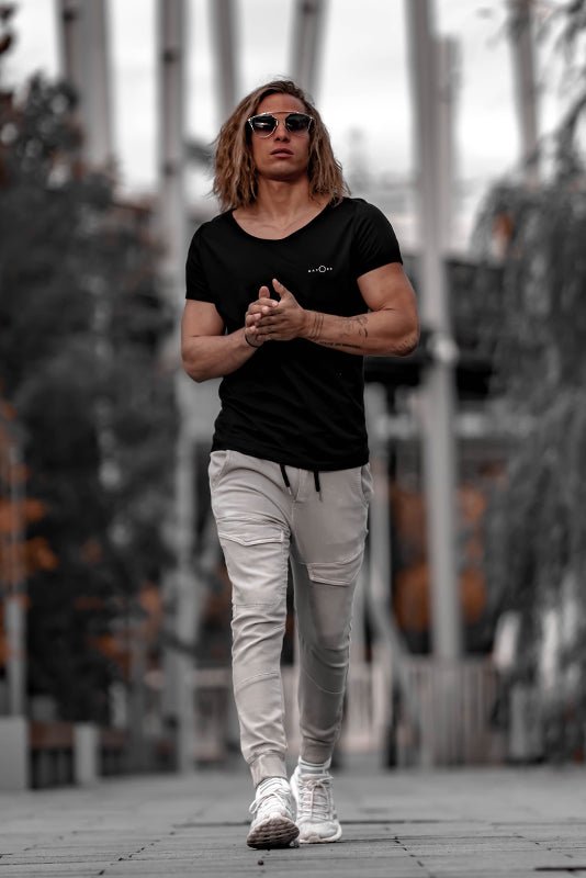 Urban - Scoop Neck T-Shirt In Black - uniQue.